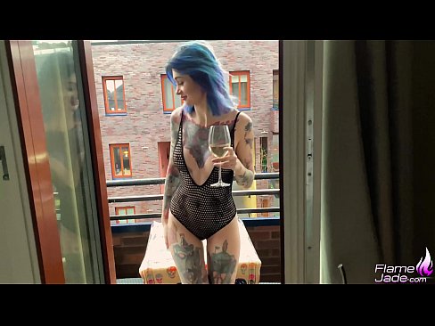 ❤️ Enormt Meedchen suckt mat engem Gulp a fuckt passionéiert ënner dem oppenen Himmel ❤️ Just Porno bei eis